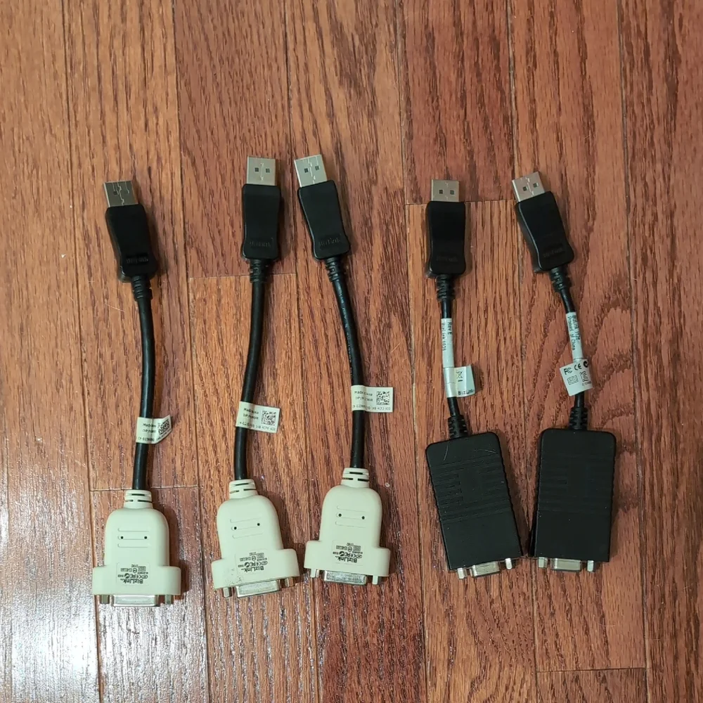 HP Bizlink 3 White Display Port to DVI + 2 Black Display Port to VGA Adapters